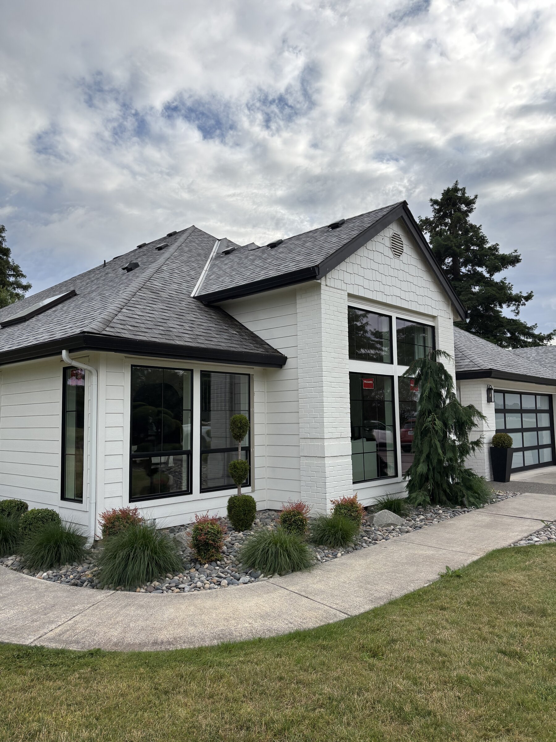 Finished exterior remodel with new roof and windows, Vancouver WA